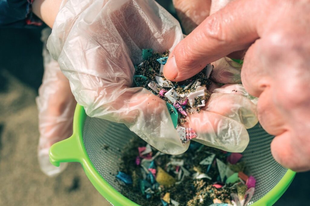 Sampling of Microplastics at a beach. Microplastics can be analysed by FTIR and AI. 